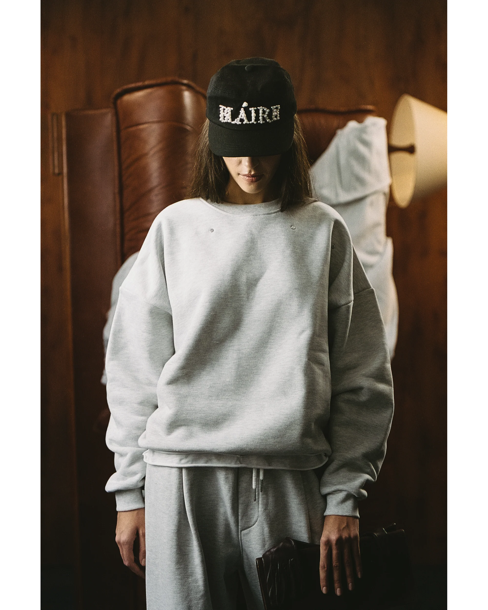 EVERGREEN LOOSE METAL RIVET CREWNECK - Image 4