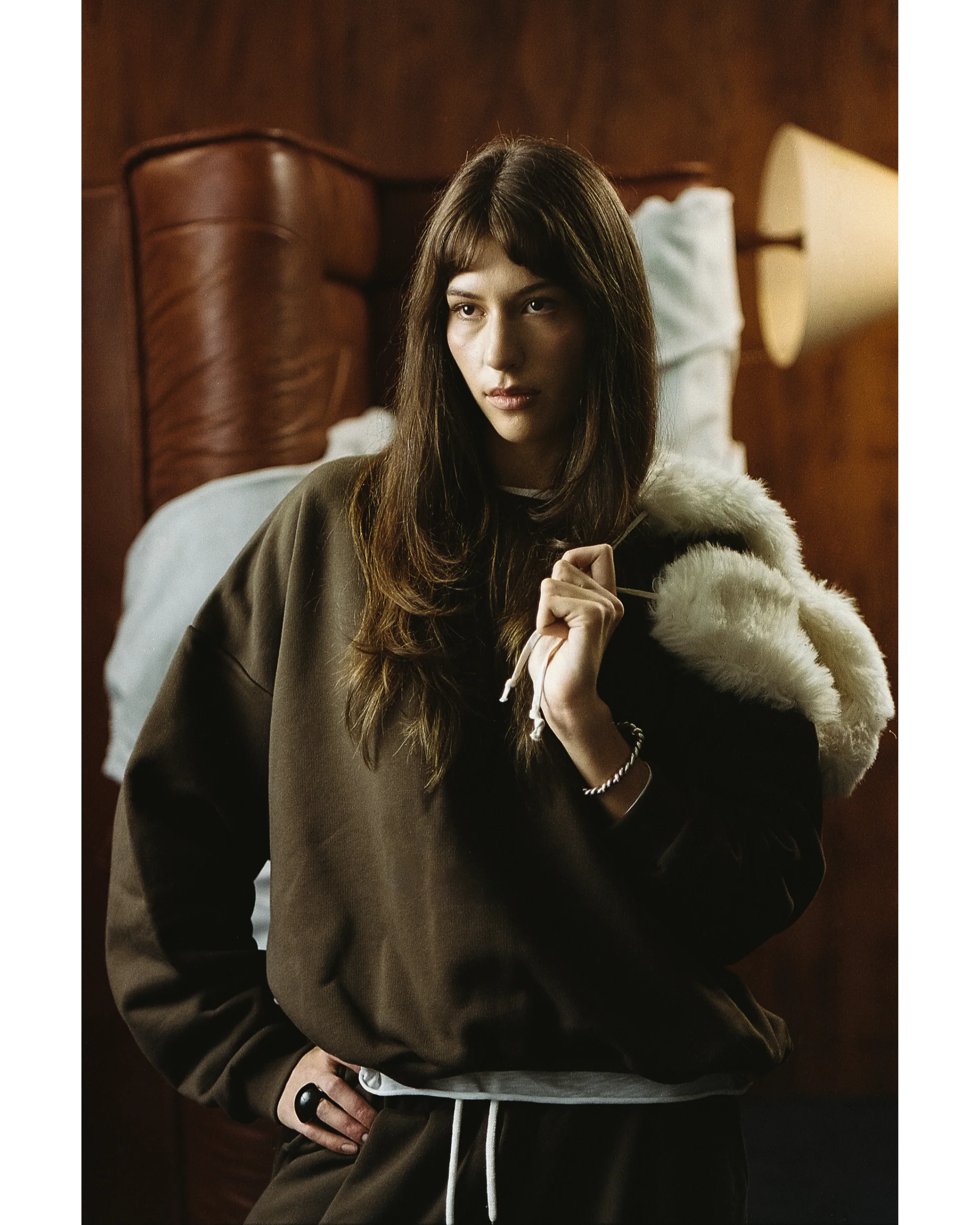 EVERGREEN LOOSE METAL RIVET CREWNECK - Image 5