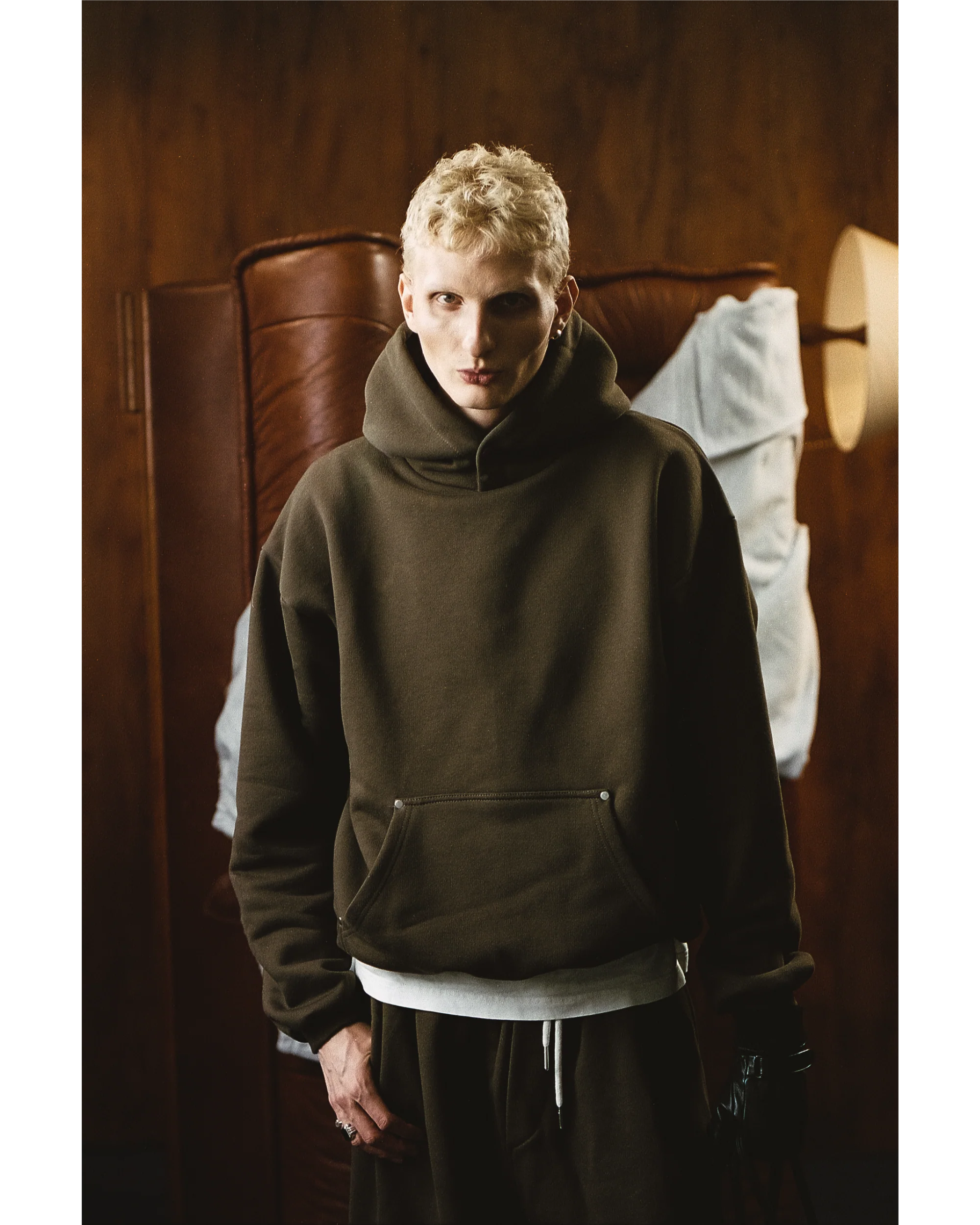 EVERGREEN METAL RIVET HOODIE - Image 4