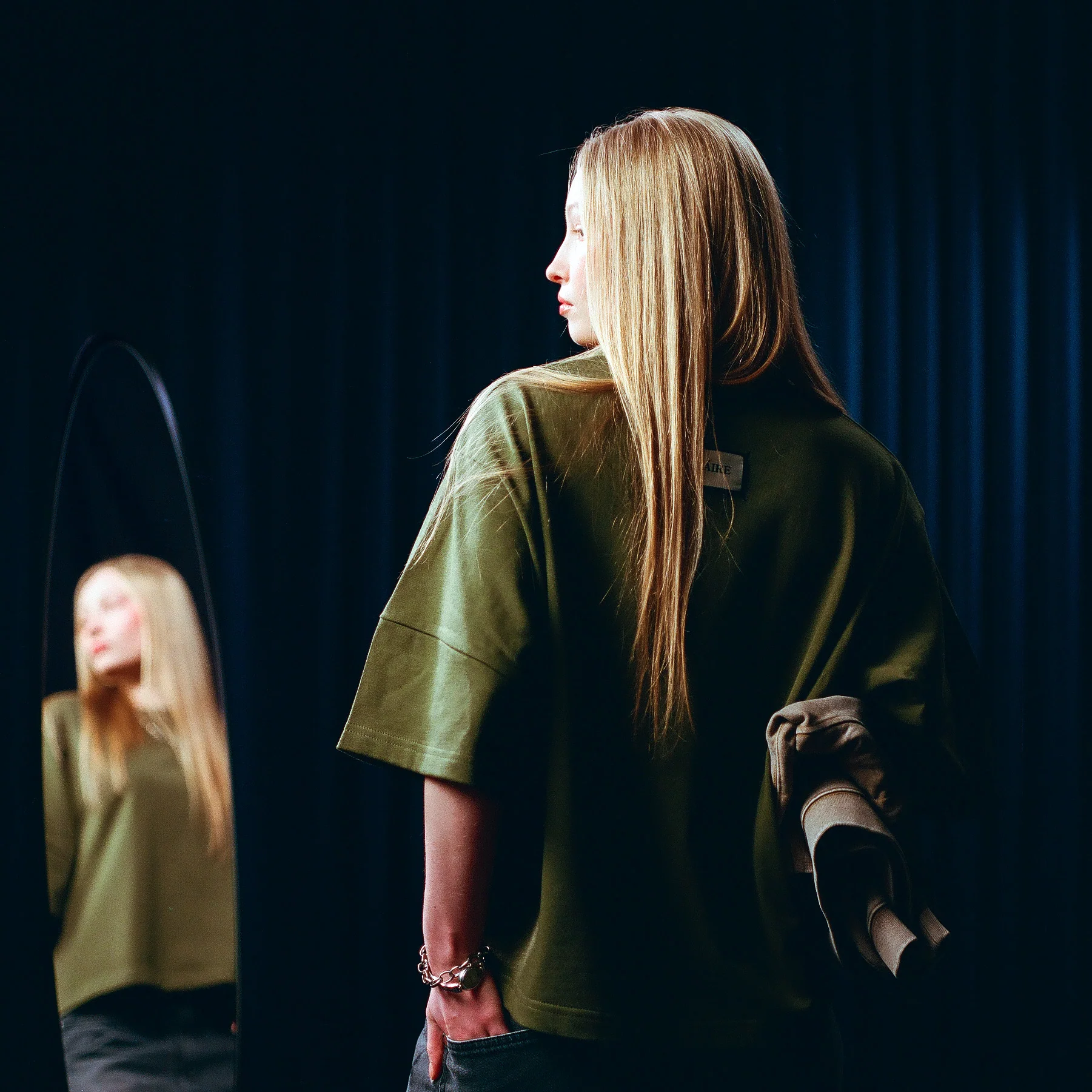 EVERGREEN TRIPLE ARM BOXY TEE - Image 4